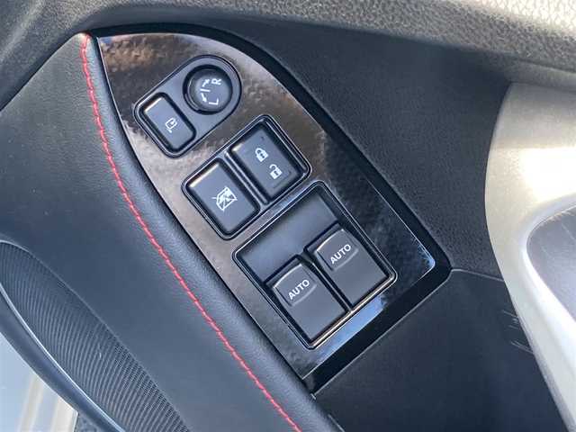 トヨタ ８６ GT リミテッド 岡山県 2020(令2)年 0.8万km クリスタルホワイトパール 純正ナビ　NSCN-W68/ワンセグTV、CD、Bluetooth、AM、FM/TVキャンセラー/バックカメラ/ETC/オートライト/フォグ/リアフォグ/LEDヘッドライト/前席シートヒーター/ハーフレザーシート（本革×アルカンターラ）/リアスポイラー