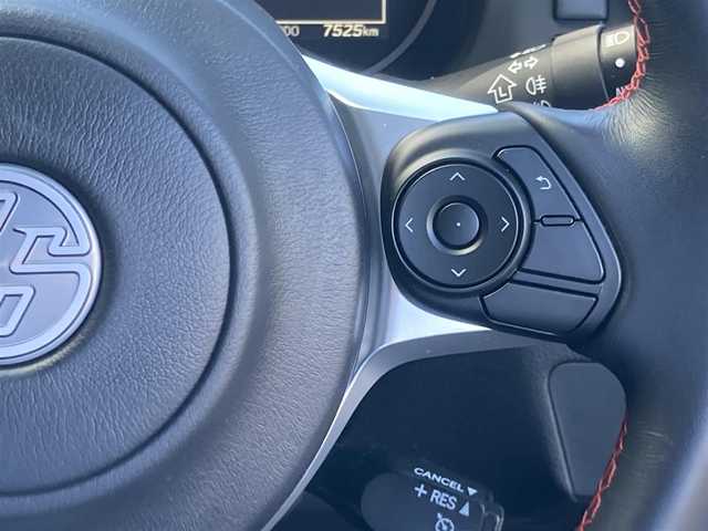トヨタ ８６ GT リミテッド 岡山県 2020(令2)年 0.8万km クリスタルホワイトパール 純正ナビ　NSCN-W68/ワンセグTV、CD、Bluetooth、AM、FM/TVキャンセラー/バックカメラ/ETC/オートライト/フォグ/リアフォグ/LEDヘッドライト/前席シートヒーター/ハーフレザーシート（本革×アルカンターラ）/リアスポイラー