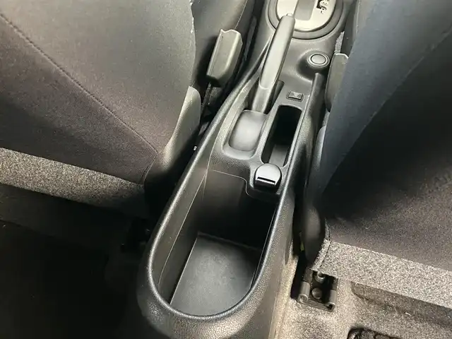 日産 ノート X FOUR 道南・函館 2015(平27)年 8.6万km ラディアントレッド /純正ナビ//フルセグＴＶ//バックカメラ//衝突被害軽減ブレーキ//車線逸脱警報//横滑り防止装置//ABS//プッシュスタート//スマートキー//純正フロアマット//取扱説明書//記録簿