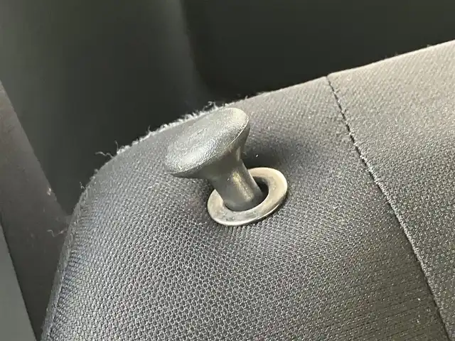 日産 ノート X FOUR 道南・函館 2015(平27)年 8.6万km ラディアントレッド /純正ナビ//フルセグＴＶ//バックカメラ//衝突被害軽減ブレーキ//車線逸脱警報//横滑り防止装置//ABS//プッシュスタート//スマートキー//純正フロアマット//取扱説明書//記録簿