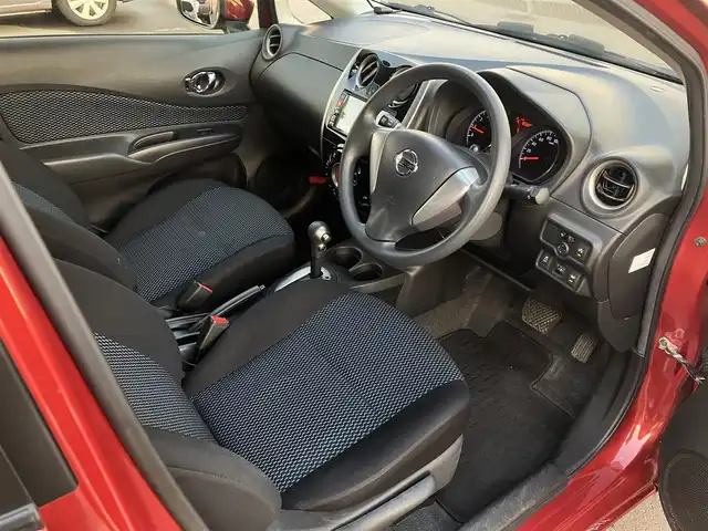 日産 ノート X FOUR 道南・函館 2015(平27)年 8.6万km ラディアントレッド /純正ナビ//フルセグＴＶ//バックカメラ//衝突被害軽減ブレーキ//車線逸脱警報//横滑り防止装置//ABS//プッシュスタート//スマートキー//純正フロアマット//取扱説明書//記録簿