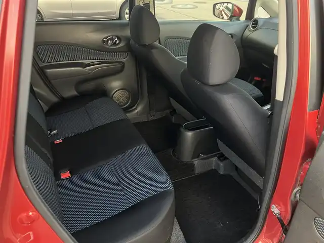 日産 ノート X FOUR 道南・函館 2015(平27)年 8.6万km ラディアントレッド /純正ナビ//フルセグＴＶ//バックカメラ//衝突被害軽減ブレーキ//車線逸脱警報//横滑り防止装置//ABS//プッシュスタート//スマートキー//純正フロアマット//取扱説明書//記録簿