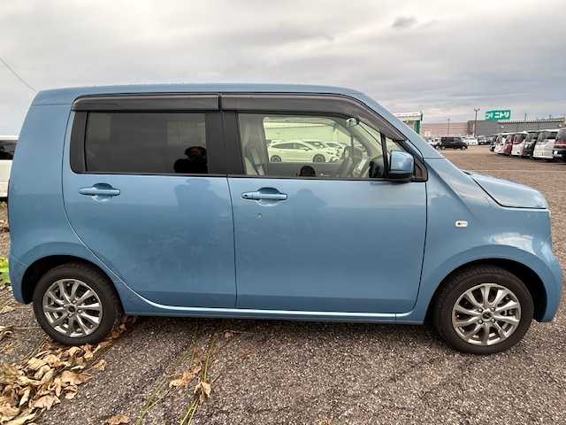 ホンダ Ｎ ＷＧＮ L ホンダセンシング 新潟県 2020(令2)年 3万km ホライズンシーブルーパール ワンオーナー/純正インターナビ(VXM-194VFi)/CD/DVD/DTV/BT/USB/iPod/AUX/HondaSENSING/・渋滞追従機能付ACC(アダプティブクルーズコントロール)/・衝突軽減ブレーキ(CMBS)/・誤発進抑制機能/・歩行者事故低減ステアリング/・先行車発進お知らせ機能/・路外逸脱抑制機能/・LKAS(車線維持支援システム)/・後方誤発進抑制機能/・オートハイビーム/バックカメラ/リアコーナーセンサー/充電用USBジャック(急速充電タイプ対応2個付)/前席シートヒーター/カーテンエアバッグ/純正ビルトインETC/純正フロアマット/純正ドアバイザー/スマートキー/スペアキー/保証書/取説