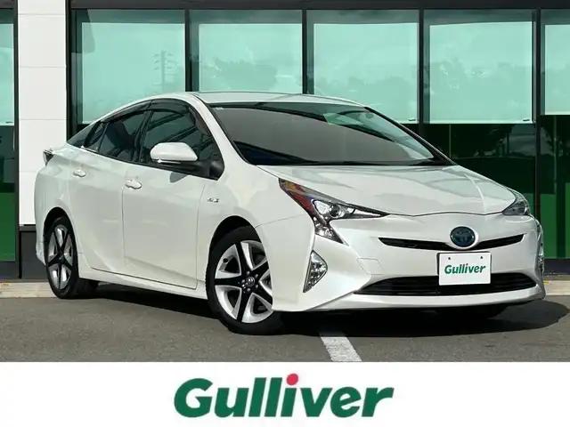 トヨタ プリウス S ツーリングセレクション 和歌山県 2016(平28)年 18.6万km ホワイトパールクリスタルシャイン 純正7インチナビ/フルセグTV/Bluetooth/CD/DVD/バックカメラ/ビルトインETC/トヨタセーフティセンス/レーダークルーズコントロール/シートヒーター/ステアリングスイッチ/LEDヘッドライト/フォグランプ/オートライト/オートハイビーム/純正17インチAW/純正フロアマット/ドアバイザー/プッシュスタート/スマートキー