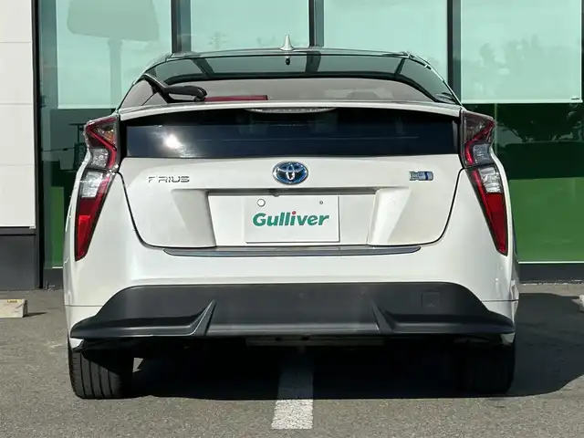 トヨタ プリウス S ツーリングセレクション 和歌山県 2016(平28)年 18.6万km ホワイトパールクリスタルシャイン 純正7インチナビ/フルセグTV/Bluetooth/CD/DVD/バックカメラ/ビルトインETC/トヨタセーフティセンス/レーダークルーズコントロール/シートヒーター/ステアリングスイッチ/LEDヘッドライト/フォグランプ/オートライト/オートハイビーム/純正17インチAW/純正フロアマット/ドアバイザー/プッシュスタート/スマートキー