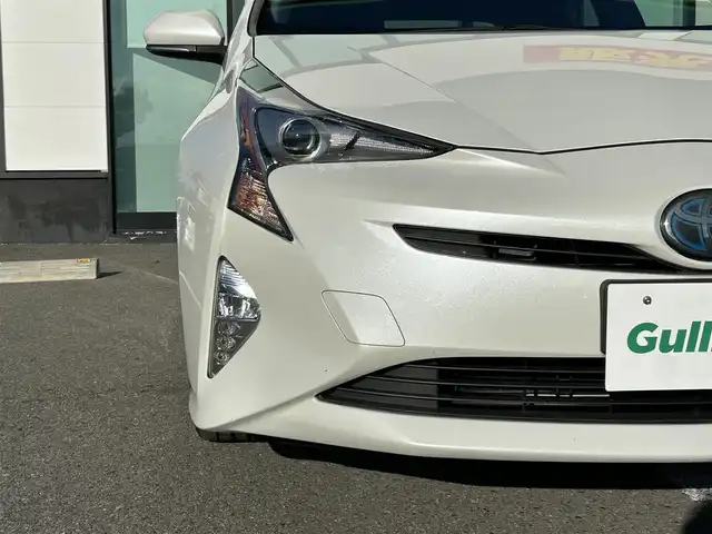 トヨタ プリウス S ツーリングセレクション 和歌山県 2016(平28)年 18.6万km ホワイトパールクリスタルシャイン 純正7インチナビ/フルセグTV/Bluetooth/CD/DVD/バックカメラ/ビルトインETC/トヨタセーフティセンス/レーダークルーズコントロール/シートヒーター/ステアリングスイッチ/LEDヘッドライト/フォグランプ/オートライト/オートハイビーム/純正17インチAW/純正フロアマット/ドアバイザー/プッシュスタート/スマートキー