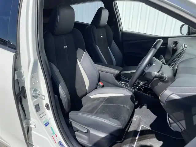 トヨタ プリウス ＰＨＶ Sナビパッケージ・GRスポーツ 福岡県 2018(平30)年 9.5万km ホワイトパールクリスタルシャイン トヨタセーフティセンス/PCS/LDA/純正１１．６インチナビ/フルセグTV/BT/iPod/USB/AUX/AM/FM/バックカメラ/ＧＲ専用ハーフレザーシート/レーダークルーズコントロール/前席シートヒーター/ＬＥＤオートライト/オートハイビーム/フォグランプ/ＥＴＣ２．０/ステアリングリモコン/スマートキー/プッシュスタート