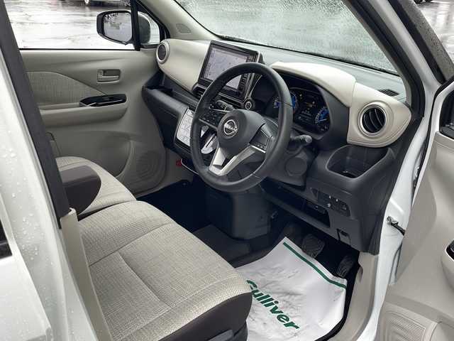 日産 デイズ X 道北・旭川 2025(令7)年 0.1万km ホワイトパール /4WD//禁煙車//純正9型メモリナビ//BT/SD/フルセグ//アラウンドビューモニター//エマージェンシーブレーキ//レーンキープ//アイドリングストップ//コーナーセンサー//シートヒーター//ステアリングヒーター//オートライト//ライトレベライザー//前後ドライブレコーダー//ETC//純正フロアマット//ドアバイザー//保証書