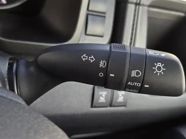 トヨタ グランエース プレミアム 鹿児島県 2023(令5)年 0.4万km ブラック トヨタセーフティセンス　/パノラミックビューモニター　/後席フリップダウンモニター　/デジタルインナーミラー　/ＴＶキャンセラー　/ブラインドスポットモニター　/全席シートヒーター　/全席パワーシート/両側パワースライドドア/レーダークルーズコントロール/純正メモリーナビ/Bluetoothオーディオ/フルセグテレビ/肩口パワースイッチ/パーキングアシストセンサー/プリクラッシュセーフティ/ロードサインアシスト/パーキングアシストサイン/リヤクロストラフィックアラート/エグゼクティブシート/純正アルミホイール(17インチ)/エアバッグ(W+サイド)/カーテンエアバッグ/プッシュスタート/スマートキー