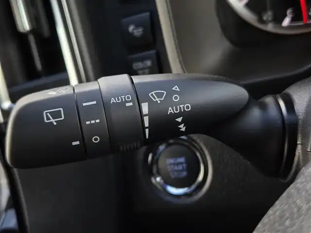 トヨタ グランエース プレミアム 鹿児島県 2023(令5)年 0.4万km ブラック トヨタセーフティセンス　/パノラミックビューモニター　/後席フリップダウンモニター　/デジタルインナーミラー　/ＴＶキャンセラー　/ブラインドスポットモニター　/全席シートヒーター　/全席パワーシート/両側パワースライドドア/レーダークルーズコントロール/純正メモリーナビ/Bluetoothオーディオ/フルセグテレビ/肩口パワースイッチ/パーキングアシストセンサー/プリクラッシュセーフティ/ロードサインアシスト/パーキングアシストサイン/リヤクロストラフィックアラート/エグゼクティブシート/純正アルミホイール(17インチ)/エアバッグ(W+サイド)/カーテンエアバッグ/プッシュスタート/スマートキー