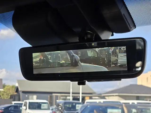 トヨタ グランエース プレミアム 鹿児島県 2023(令5)年 0.4万km ブラック トヨタセーフティセンス　/パノラミックビューモニター　/後席フリップダウンモニター　/デジタルインナーミラー　/ＴＶキャンセラー　/ブラインドスポットモニター　/全席シートヒーター　/全席パワーシート/両側パワースライドドア/レーダークルーズコントロール/純正メモリーナビ/Bluetoothオーディオ/フルセグテレビ/肩口パワースイッチ/パーキングアシストセンサー/プリクラッシュセーフティ/ロードサインアシスト/パーキングアシストサイン/リヤクロストラフィックアラート/エグゼクティブシート/純正アルミホイール(17インチ)/エアバッグ(W+サイド)/カーテンエアバッグ/プッシュスタート/スマートキー