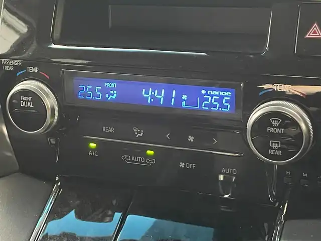 トヨタ ヴェルファイア Z Gエディション 滋賀県 2018(平30)年 4.8万km ブラック モデリスタエアロ/フリップダウンモニター/両側パワースライドドア/純正9インチナビ【NSZT-Y66T】/（AM/FM/CD/DVD/フルセグ/Bluetooth）/バックカメラ/フロントカメラ/ETC/テレビキャンセラー/デジタルインナーミラー/トヨタセーフティセンス/・踏み間違い防止アシスト/・ブレーキアシスト/・プリクラッシュブレーキアシスト/・ヒルスタート（坂道発進）アシスト/・前方衝突防止支援システム/・VDC（ビークルダイナミクスコントロール）/・レーンキープアシスト/・車間自動制御システム/・ASCD（オートスピードコントロール装置）/・ABS（アンチロックブレーキシステム）/・コーナー・バックセンサー（ソナー）/・標識検知機能/・盗難防止アラーム	/運転席・助手席シートヒーター/運転席・助手席シートクーラー/電動格納ミラー/電子パーキング/ブレーキホールド/ステアリングスイッチ/オートライト/LEDヘッドライト/フロントフォグ/フルオートエアコン/USB端子/プッシュスタート/スマートキー/純正フロアマット