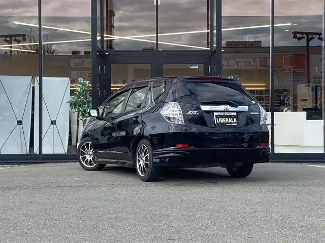 ホンダ フィット シャトル ハイブリッド スマートセレ 福岡県 2012(平24)年 9.2万km クリスタルブラックパール ・社外ナビ/iPod/USB/・SDオーディオ/SDビデオ/・バックカメラ/・DTV/・ETC/・社外16AW