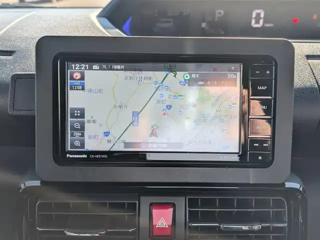 ダイハツ タント カスタム X 福井県 2023(令5)年 1.8万km シャイニングホワイトパール 純正ナビ/AM/FM/フルセグ/BT/CD/DVD/USB/iPod/全方位カメラ/両側パワースライドドア/衝突被害軽減システム/パーキングアシスト/アイドリングストップ/レーンキープアシスト/横滑り防止装置/盗難防止装置/前後コーナーセンサー/前後ドライブレコーダー/前席シートヒーター/純正フロアマット/ビルトインETC/純正14インチAW/LEDヘッドライト/オートライト/スマートキー