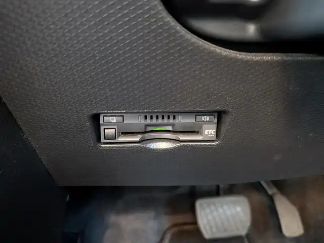 ダイハツ タント カスタム X 福井県 2023(令5)年 1.8万km シャイニングホワイトパール 純正ナビ/AM/FM/フルセグ/BT/CD/DVD/USB/iPod/全方位カメラ/両側パワースライドドア/衝突被害軽減システム/パーキングアシスト/アイドリングストップ/レーンキープアシスト/横滑り防止装置/盗難防止装置/前後コーナーセンサー/前後ドライブレコーダー/前席シートヒーター/純正フロアマット/ビルトインETC/純正14インチAW/LEDヘッドライト/オートライト/スマートキー