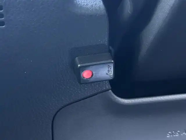 トヨタ カムリ WS 福島県 2023(令5)年 1.1万km プラチナホワイトパールマイカ トヨタセーフティセンス/・プリクラッシュセーフティ/・レーンディパーチャーアラート/・オートマチックハイビーム/・レーダークルーズコントロール/純正ディスプレイオーディオ/・TコネクトSDナビゲーション/【CD/DVD/Bluetooth/フルセグTV/USB】/JBLプレミアムサウンドシステム/クリアランスソナー/ブラインドスポットモニター/ヘッドアップディスプレイ/スマートキー/・プッシュスタート/LEDヘッドライト/・オートハイビーム/・オートライト/・フォグランプ/ハーフレザーシート/・運転席パワーシート/本革巻きステアリング/・ステアリングリモコン/純正フロアマット