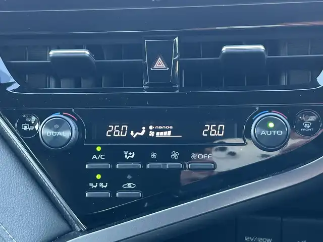 トヨタ カムリ WS 福島県 2023(令5)年 1.1万km プラチナホワイトパールマイカ トヨタセーフティセンス/・プリクラッシュセーフティ/・レーンディパーチャーアラート/・オートマチックハイビーム/・レーダークルーズコントロール/純正ディスプレイオーディオ/・TコネクトSDナビゲーション/【CD/DVD/Bluetooth/フルセグTV/USB】/JBLプレミアムサウンドシステム/クリアランスソナー/ブラインドスポットモニター/ヘッドアップディスプレイ/スマートキー/・プッシュスタート/LEDヘッドライト/・オートハイビーム/・オートライト/・フォグランプ/ハーフレザーシート/・運転席パワーシート/本革巻きステアリング/・ステアリングリモコン/純正フロアマット