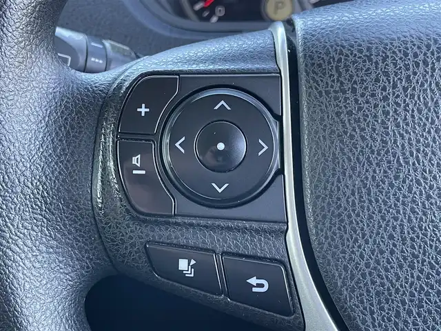 トヨタ ヴォクシー X 徳島県 2014(平26)年 12.5万km ホワイトパールクリスタルシャイン (株)IDOMが運営する【じしゃロン徳島店】の自社ローン対象車両になります。こちらは現金ご利用時の価格です。自社ローンご希望の方は別途その旨お申付け下さい。”										/																				純正ナビゲーション（SDカード後日）/（フルセグ/CD/DVD/SD/Bluetooth)/バックカメラ　/ビルトインＥＴＣ　/両側パワースライドドア　/オートＬＥＤヘッドライト　/ＬＥＤデイライト　/ウィンカーミラー/オート電動格納ミラー/プッシュスタート/スマートキー　/トラクションコントロール/ＥＣＯモード切替　/アイドリングストップ　/リヤエアコン/Wエアバック/純正フロアマット/サイドバイザー