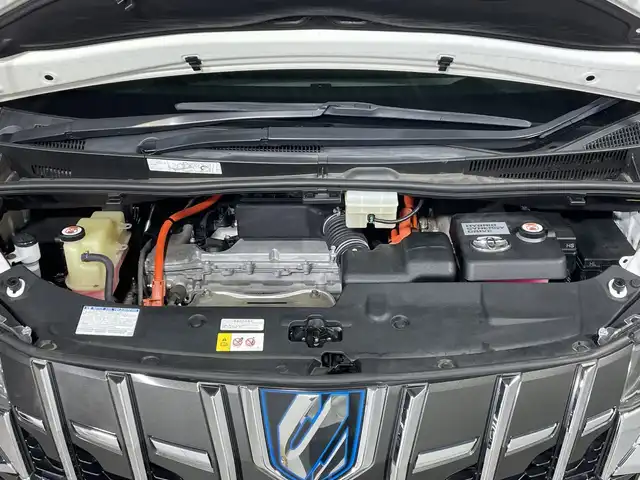 トヨタ アルファードハイブリット SR Cパッケージ 福岡県 2018(平30)年 5.2万km ホワイトパールクリスタルシャイン サンルーフ/JBLサウンド/デジタルインナーミラー/純正メーカーナビ/フルセグTV/CD/DVD/Bluetooth/AM/FM/全方位カメラ/両側パワースライドドア/プリクラッシュセーフティ/レーントレーシングアシスト/ブラインドスポットモニター/クリアランスソナー /３眼LEDヘッドライト/置くだけ充電/ビルトインETC2.0/電動パーキングブレーキ/オートホールド/シートメモリ/純正１７インチアルミホイール