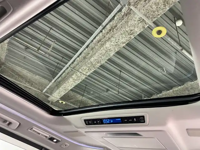 トヨタ アルファードハイブリット SR Cパッケージ 福岡県 2018(平30)年 5.2万km ホワイトパールクリスタルシャイン サンルーフ/JBLサウンド/デジタルインナーミラー/純正メーカーナビ/フルセグTV/CD/DVD/Bluetooth/AM/FM/全方位カメラ/両側パワースライドドア/プリクラッシュセーフティ/レーントレーシングアシスト/ブラインドスポットモニター/クリアランスソナー /３眼LEDヘッドライト/置くだけ充電/ビルトインETC2.0/電動パーキングブレーキ/オートホールド/シートメモリ/純正１７インチアルミホイール