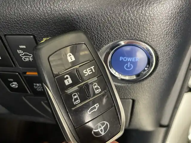 トヨタ アルファードハイブリット SR Cパッケージ 福岡県 2018(平30)年 5.2万km ホワイトパールクリスタルシャイン サンルーフ/JBLサウンド/デジタルインナーミラー/純正メーカーナビ/フルセグTV/CD/DVD/Bluetooth/AM/FM/全方位カメラ/両側パワースライドドア/プリクラッシュセーフティ/レーントレーシングアシスト/ブラインドスポットモニター/クリアランスソナー /３眼LEDヘッドライト/置くだけ充電/ビルトインETC2.0/電動パーキングブレーキ/オートホールド/シートメモリ/純正１７インチアルミホイール