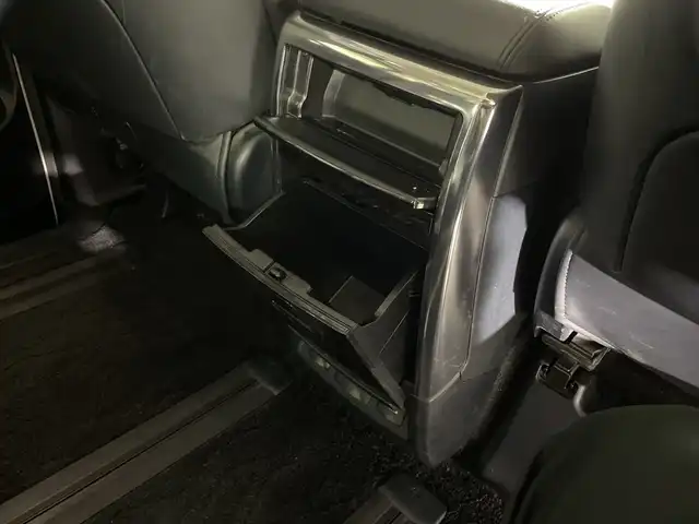 トヨタ アルファードハイブリット SR Cパッケージ 福岡県 2018(平30)年 5.2万km ホワイトパールクリスタルシャイン サンルーフ/JBLサウンド/デジタルインナーミラー/純正メーカーナビ/フルセグTV/CD/DVD/Bluetooth/AM/FM/全方位カメラ/両側パワースライドドア/プリクラッシュセーフティ/レーントレーシングアシスト/ブラインドスポットモニター/クリアランスソナー /３眼LEDヘッドライト/置くだけ充電/ビルトインETC2.0/電動パーキングブレーキ/オートホールド/シートメモリ/純正１７インチアルミホイール
