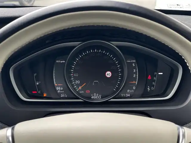 ボルボ Ｖ４０ D4 キネティック 山梨県 2016(平28)年 4.7万km アマゾンブルー 純正HDDナビ/　（フルセグTV/CD/DVD/Bluetooth）/バックカメラ/フルセグTV/ACC/インテリセーフ/BLIS/レーンキーピングエイド/衝突軽減ブレーキ/LEDヘッドライト/オートハイビーム/アンビエントライト/前後ドラレコ/ETC/純正17インチAW