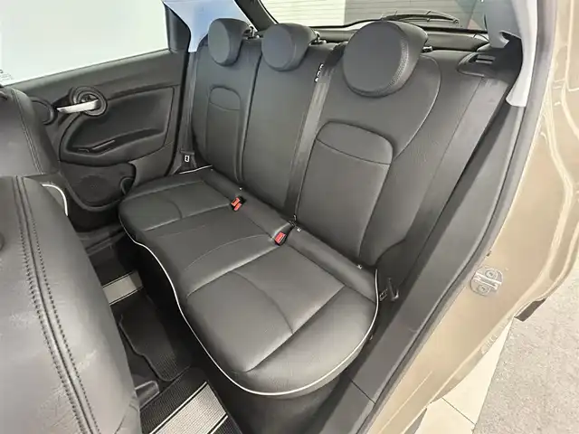 フィアット ５００Ｘ クロス 岡山県 2020(令2)年 2.1万km ベージュ FIAT純正ディスプレイオーディオ/アップルカープレイ/Bluetooth/USB/前面衝突警報/車線逸脱警報/パーキングセンサー/自動格納サイドミラー/ブラインドスポット警告/アクティブパークビューリアカメラ/雨滴検知ワイパー/自動パーキングブレーキ/ウエルカムライト/アダプティブヘッドライト/ドラレコ（F/R）/オートハイビーム