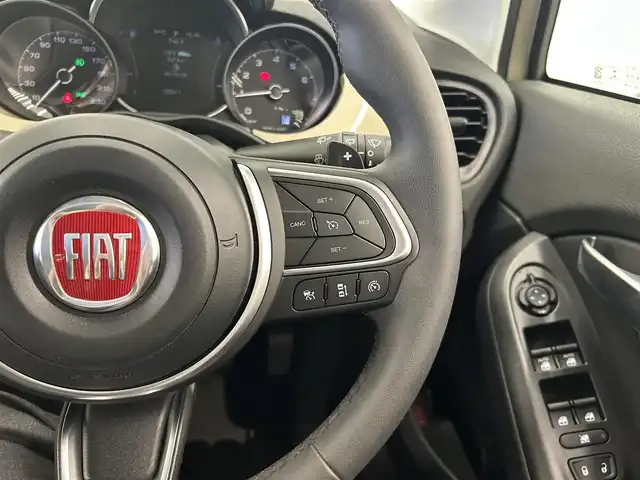 フィアット ５００Ｘ クロス 岡山県 2020(令2)年 2.1万km ベージュ FIAT純正ディスプレイオーディオ/アップルカープレイ/Bluetooth/USB/前面衝突警報/車線逸脱警報/パーキングセンサー/自動格納サイドミラー/ブラインドスポット警告/アクティブパークビューリアカメラ/雨滴検知ワイパー/自動パーキングブレーキ/ウエルカムライト/アダプティブヘッドライト/ドラレコ（F/R）/オートハイビーム