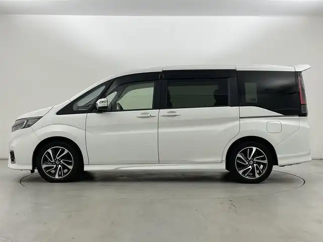 ホンダ ステップワゴン スパーダクールスピリット HセンシングBスタイル 群馬県 2019(令1)年 1.7万km プラチナホワイトパール 純正9インチナビ/フルセグTV/Bluetooth/USB/AM/FM/CD/DVD/SD/バックカメラ/ホンダセンシング/・衝突軽減ブレーキ〈CMBS〉/・LKAS〈車線維持支援システム〉/路外逸脱抑制機能/・渋滞追従機能付アダプティブクルーズコントロール/・誤発進抑制機能/歩行者事故低減ステアリング/・先行車発進お知らせ機能/標識認識機能/わくわくゲート/ナビ装着用スペシャルパッケージ＋ETC車載器(ナビゲーション連動)/両側パワースライドドア/純正前後ドライブレコーダー/LEDヘッドランプ(オートレベリング/オートライト)/前席シートヒーター/スポーツペダル/パドルシフト/プッシュスタート/スマートキー