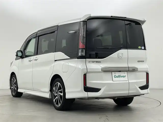 ホンダ ステップワゴン スパーダクールスピリット HセンシングBスタイル 群馬県 2019(令1)年 1.7万km プラチナホワイトパール 純正9インチナビ/フルセグTV/Bluetooth/USB/AM/FM/CD/DVD/SD/バックカメラ/ホンダセンシング/・衝突軽減ブレーキ〈CMBS〉/・LKAS〈車線維持支援システム〉/路外逸脱抑制機能/・渋滞追従機能付アダプティブクルーズコントロール/・誤発進抑制機能/歩行者事故低減ステアリング/・先行車発進お知らせ機能/標識認識機能/わくわくゲート/ナビ装着用スペシャルパッケージ＋ETC車載器(ナビゲーション連動)/両側パワースライドドア/純正前後ドライブレコーダー/LEDヘッドランプ(オートレベリング/オートライト)/前席シートヒーター/スポーツペダル/パドルシフト/プッシュスタート/スマートキー