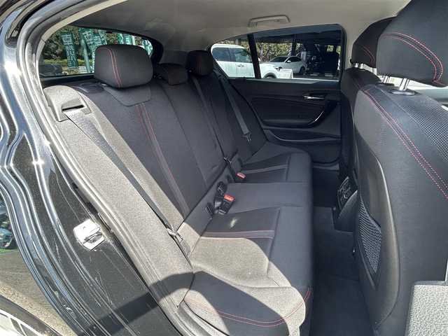 ＢＭＷ １１８ｄ スポーツ 神奈川県 2016(平28)年 5.6万km 黒 純正ナビ/CD/DVD/BT/ワンセグTV/クルーズコントロール/バックカメラ/車線逸脱警報/インテリジェントセーフティ/レーンディパーチャーウォーニング/ダイナミック・トラクション・コントロール/タイヤ空気圧警報システム/サイド/Wエアバッグ/MTモード付AT/ABS/ドラレコ/ETC/集中ドアロック/オールオートパワーウィンドウ/アイドリングストップ/スペアキー×２/取扱説明書