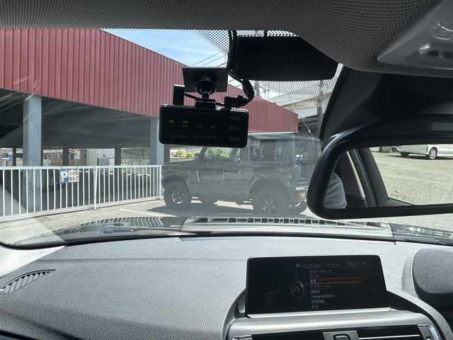 ＢＭＷ １１８ｄ スポーツ 神奈川県 2016(平28)年 5.6万km 黒 純正ナビ/CD/DVD/BT/ワンセグTV/クルーズコントロール/バックカメラ/車線逸脱警報/インテリジェントセーフティ/レーンディパーチャーウォーニング/ダイナミック・トラクション・コントロール/タイヤ空気圧警報システム/サイド/Wエアバッグ/MTモード付AT/ABS/ドラレコ/ETC/集中ドアロック/オールオートパワーウィンドウ/アイドリングストップ/スペアキー×２/取扱説明書