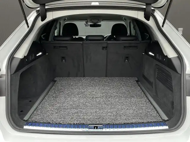 アウディ Ａ６ アバント45TFSIクワトロ スポーツ 長野県 2020(令2)年 3.4万km パール 黒革シート /HDマトリクスLED /MMIナビ /TV /360°カメラ /純正OP21インチAW /バーチャルコックピット /パワーバックドア /PWシート /シートヒーター /ACC /サイドアシスト /アドバンストキー /ETC2.0 /ドラレコ