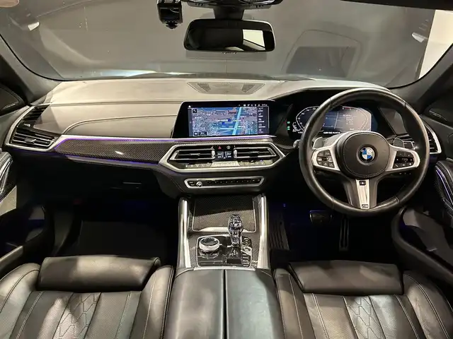ＢＭＷ Ｘ６ xDrive35d Mスポーツ 道央・札幌 2020(令2)年 2.1万km ＤグリーンＭ 電動パノラマガラスサンルーフ/カーボンファイバーインテリアトリム/harman/kardonサラウンドサウンド/BMWディスプレイキー/コンフォートパッケージ/・フロントアクティブベンチレーションシート/・フロントマッサージシート/・ヒートコンフォートパッケージ/プラスパッケージ/・4ゾーンオートマチックエアコンディショナー/・保冷保温機能付カップホルダー/・ソフトクローズドア/BMWヘッドアップディスプレイ/BMWライブコックピット/パーキングアシストプラス/・全周囲カメラ/・パーキングアシスト(並列/縦列)/・パークディスタンスコントロール/アダプティブLEDヘッドライト/ハイビームアシスタント/ドライビングアシストプロフェッショナル/・ACC/アクティブクルーズコントロール/・ステアリング&レーンコントロールアシスト/・前車接近警告機能/・衝突回避被害軽減ブレーキ/・クロストラフィックウォーニング/・トラフィックサインアシスト/Mエアロダイナミクスパッケージ