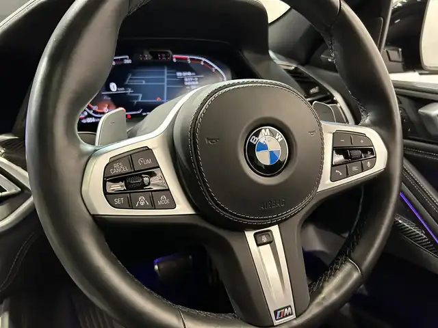 ＢＭＷ Ｘ６ xDrive35d Mスポーツ 道央・札幌 2020(令2)年 2.1万km ＤグリーンＭ 電動パノラマガラスサンルーフ/カーボンファイバーインテリアトリム/harman/kardonサラウンドサウンド/BMWディスプレイキー/コンフォートパッケージ/・フロントアクティブベンチレーションシート/・フロントマッサージシート/・ヒートコンフォートパッケージ/プラスパッケージ/・4ゾーンオートマチックエアコンディショナー/・保冷保温機能付カップホルダー/・ソフトクローズドア/BMWヘッドアップディスプレイ/BMWライブコックピット/パーキングアシストプラス/・全周囲カメラ/・パーキングアシスト(並列/縦列)/・パークディスタンスコントロール/アダプティブLEDヘッドライト/ハイビームアシスタント/ドライビングアシストプロフェッショナル/・ACC/アクティブクルーズコントロール/・ステアリング&レーンコントロールアシスト/・前車接近警告機能/・衝突回避被害軽減ブレーキ/・クロストラフィックウォーニング/・トラフィックサインアシスト/Mエアロダイナミクスパッケージ