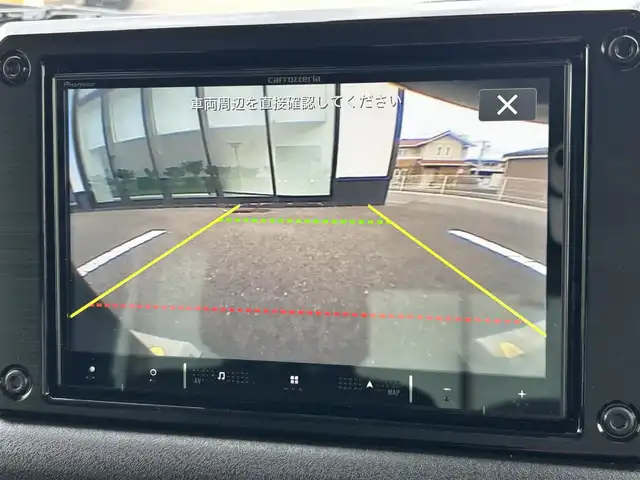 スズキ ジムニー XC 和歌山県 2024(令6)年 1.3万km ピュアホワイトP 社外8インチナビ/Bluetooth/フルセグテレビ/CD/DVD/バックカメラ/USB入力端子/HDMI入力端子/衝突被害軽減システム/車線逸脱警報装置/横滑り防止装置/ダウンヒルアシスト/デュアルカメラブレーキサポート/前後ドライブレコーダー/クルーズコントロール/シートヒーター/LEDヘッドライト/オートライト/純正16インチアルミホイール/革巻きステアリング/ステアリングリモコン/社外フロアマット/ドアバイザー/スマートキー/プッシュスタート/電動格納ミラー