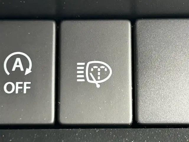 スズキ ジムニー XC 和歌山県 2024(令6)年 1.3万km ピュアホワイトP 社外8インチナビ/Bluetooth/フルセグテレビ/CD/DVD/バックカメラ/USB入力端子/HDMI入力端子/衝突被害軽減システム/車線逸脱警報装置/横滑り防止装置/ダウンヒルアシスト/デュアルカメラブレーキサポート/前後ドライブレコーダー/クルーズコントロール/シートヒーター/LEDヘッドライト/オートライト/純正16インチアルミホイール/革巻きステアリング/ステアリングリモコン/社外フロアマット/ドアバイザー/スマートキー/プッシュスタート/電動格納ミラー