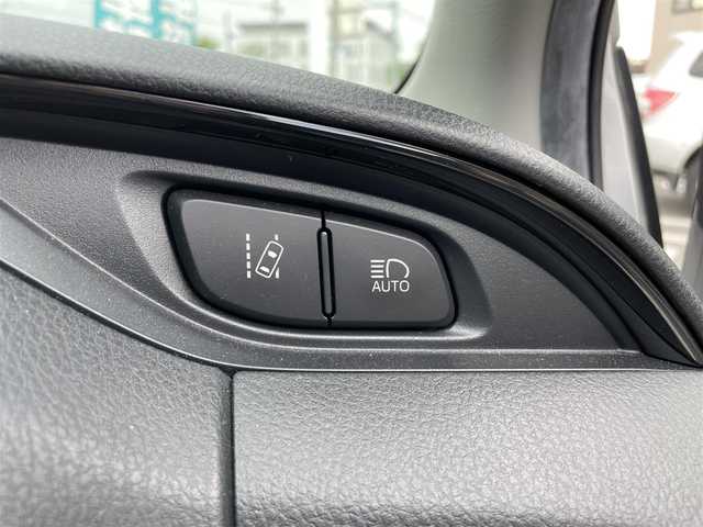 トヨタ ヴィッツ ハイブリッド F 長野県 2019(令1)年 6.1万km シルバーM ワンオーナー/純正ナビ/・Bluetooth/CD/DVD/TV/純正ETC/ドライブレコーダー/純正フロアマット/社外14インチAW/オートライト/オートマチックハイビーム/ノーマルタイヤ積み込み/ドアバイザー/電格ミラー/取り扱い説明書/保証書