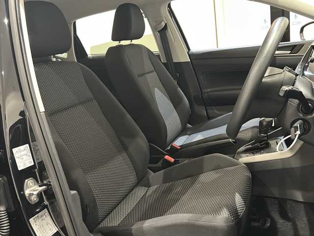フォルクスワーゲン ポロ TSIトレンドライン 新潟県 2019(令1)年 2.8万km ディープブラックパールエフェクト 純正インフォテイメントシステム“Composition Media”/Apple Car Play/android auto/フロントアシスト（プリクラッシュブレーキシステム）/疲労検知システム/プロアクティブ・オキュパント・プロテクション/デイタイムランニングライト/ESC（エレクトロニック・スタビリティ・コントロール）/ABS（アンチロック・ブレーキング・システム）/ブレーキアシスト/エマージェンシーストップシグナル/アクティブボンネット/ポストコリジョンブレーキシステム/アイドリングストップ/電格ミラー/フロアマット