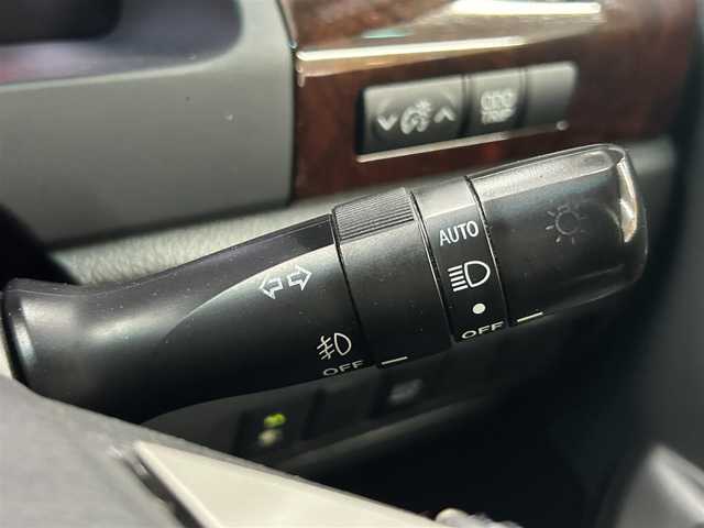 トヨタ ヴェルファイア 2．4Z 兵庫県 2012(平24)年 10.2万km ブラック /ナビ(NSZT-W61G)//TV/CD/DVD/Bluetooth//フリップダウンモニター//両側パワースライドドア//ETC//バックカメラ//純正フロアマット//純正アルミホイール//ドアバイザー//オートライト