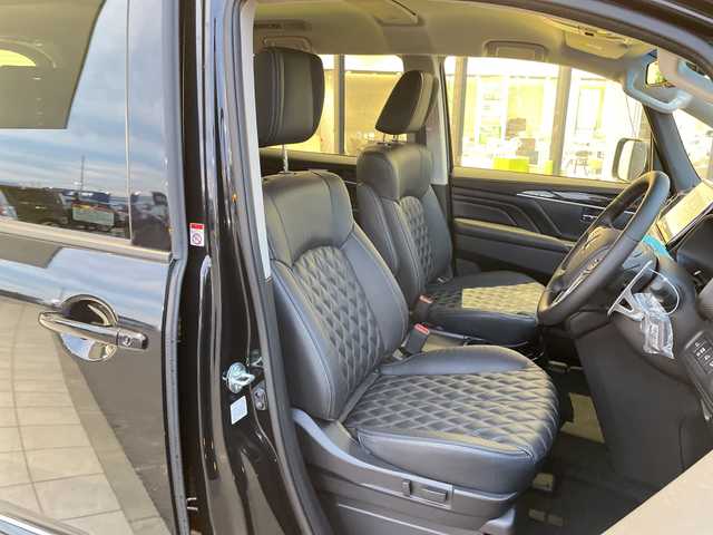 三菱 デリカＤ：５ ブラックエディション 愛知県 2025(令7)年 0.1千km アメジストブラック 登録済未使用車/純正ALPINE11型ナビ/レーダークルーズコントロール/シートヒーター/全方位カメラ/両側パワースライドドア/バックカメラ/電動リアゲート/パワーシート/純正アルミホイール/ブラインドスポットモニター/LEDヘッドライト/４WD/オートマチックハイビーム/ステアリングスイッチ/スマートキー/プッシュスタート