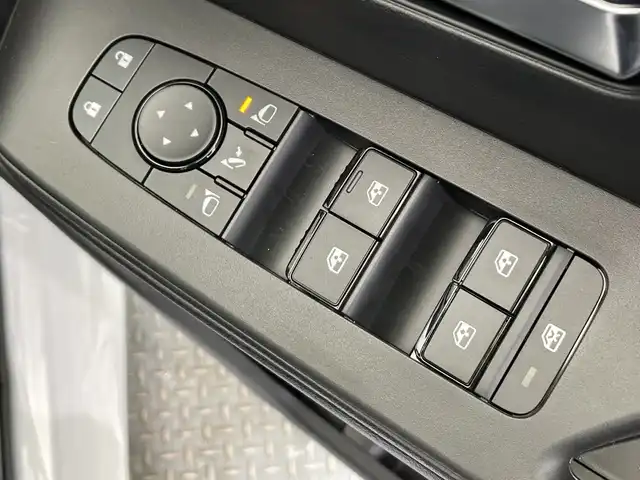 日産 セレナ e－パワー ハイウェイスター V 栃木県 2025(令7)年 0.1千km プリズムホワイト 純正9インチナビ/(フルセグTV・Bluetooth・USB)/全方位カメラ/バックカメラ/プロパイロット/エマージェンシーブレーキ/前後コーナーセンサー/レーンキープアシスト/前後ドライブレコーダー/アダプティブクルーズコントロール/両側パワースライドドア/ハンズフリースライドドア/インテリジェントルームミラー/ETC2.0/置くだけ充電/純正16インチアルミホイール/LEDヘッドライト/オートライト/禁煙車