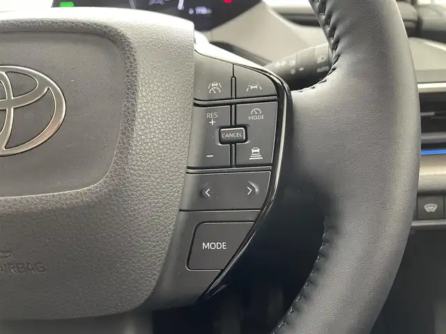 トヨタ プリウス Z 滋賀県 2023(令5)年 2.3万km プラチナホワイトパールマイカ 純正12.3型ナビ/・Bluetooth/フルセグ/Miracast/USB//全方位カメラ/デジタルインナーミラー/合皮レザーシート/パワーシート/シートヒーター/ベンチレーション/ステアリングヒーター/電動リアゲート/電子パーキング/置くだけ充電/オートマチックハイビーム/ブラインドスポットモニター/ビルトインETC/前後ドライブレコーダー/AC100V