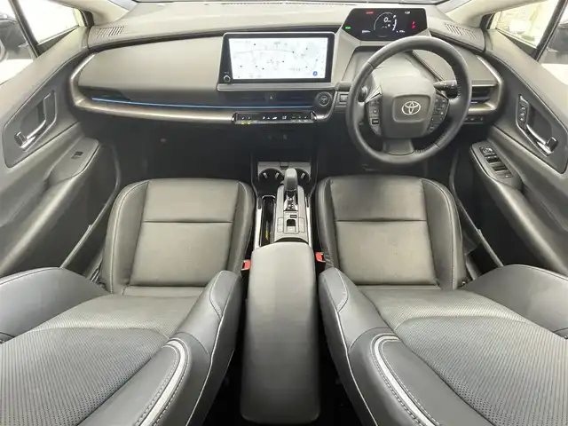 トヨタ プリウス Z 滋賀県 2023(令5)年 2.3万km プラチナホワイトパールマイカ 純正12.3型ナビ/・Bluetooth/フルセグ/Miracast/USB//全方位カメラ/デジタルインナーミラー/合皮レザーシート/パワーシート/シートヒーター/ベンチレーション/ステアリングヒーター/電動リアゲート/電子パーキング/置くだけ充電/オートマチックハイビーム/ブラインドスポットモニター/ビルトインETC/前後ドライブレコーダー/AC100V