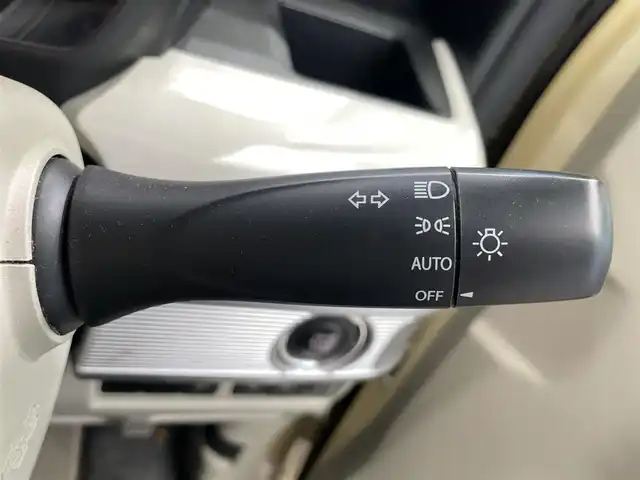 スズキ スペーシア HYBRID X 鹿児島県 2018(平30)年 4万km シフォンアイボリーM ナビ　/(バックカメラ/フルセグＴＶ/DVD)/両側パワースライド　/運転席シートヒーター　/衝突軽減　/オートマチックハイビーム　/後席サーキュレーター　/後方コーナーセンサー　/レーンキープアシスト　/アイドリングストップ/ロール式サンシェード/スマートキー/プッシュスタート/ヘッドライトレベライザー/電格ミラー/ドアバイザー