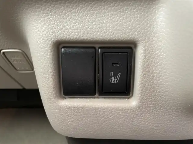 スズキ スペーシア HYBRID X 鹿児島県 2018(平30)年 4万km シフォンアイボリーM ナビ　/(バックカメラ/フルセグＴＶ/DVD)/両側パワースライド　/運転席シートヒーター　/衝突軽減　/オートマチックハイビーム　/後席サーキュレーター　/後方コーナーセンサー　/レーンキープアシスト　/アイドリングストップ/ロール式サンシェード/スマートキー/プッシュスタート/ヘッドライトレベライザー/電格ミラー/ドアバイザー