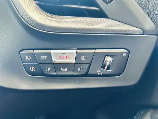 ＢＭＷ ＢＭＷ １１８ｄ Mスポーツ 大阪府 2021(令3)年 2.3万km アルピンホワイトⅢ ワンオーナー/純正ナビ/バックカメラ/applecarplay/ACC/純正18インチAW/LEDヘッドライト/ブラインドスポット/電動リアゲート/ワイヤレス充電/クリアランスソナー/ハーフレザー/パワーシート/シートヒーター/Dシートメモリ/ＥＴＣ/ドラレコ