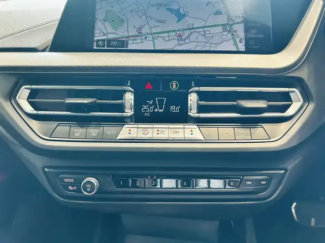 ＢＭＷ ＢＭＷ １１８ｄ Mスポーツ 大阪府 2021(令3)年 2.3万km アルピンホワイトⅢ ワンオーナー/純正ナビ/バックカメラ/applecarplay/ACC/純正18インチAW/LEDヘッドライト/ブラインドスポット/電動リアゲート/ワイヤレス充電/クリアランスソナー/ハーフレザー/パワーシート/シートヒーター/Dシートメモリ/ＥＴＣ/ドラレコ