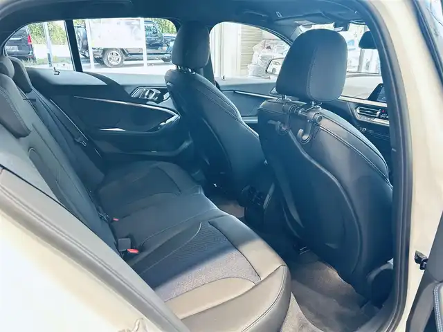 ＢＭＷ ＢＭＷ １１８ｄ Mスポーツ 大阪府 2021(令3)年 2.3万km アルピンホワイトⅢ ワンオーナー/純正ナビ/バックカメラ/applecarplay/ACC/純正18インチAW/LEDヘッドライト/ブラインドスポット/電動リアゲート/ワイヤレス充電/クリアランスソナー/ハーフレザー/パワーシート/シートヒーター/Dシートメモリ/ＥＴＣ/ドラレコ